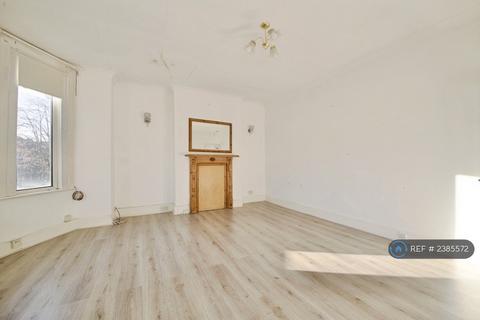 2 bedroom flat to rent, Devonshire Road, London, N13