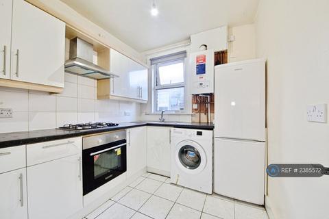 2 bedroom flat to rent, Devonshire Road, London, N13