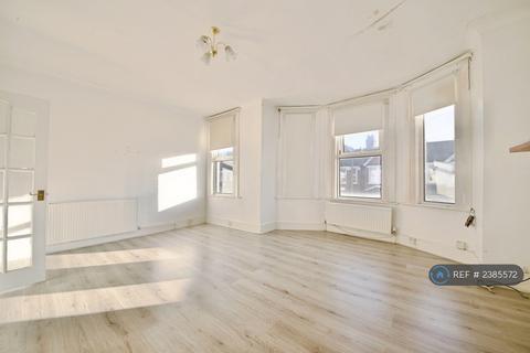 2 bedroom flat to rent, Devonshire Road, London, N13