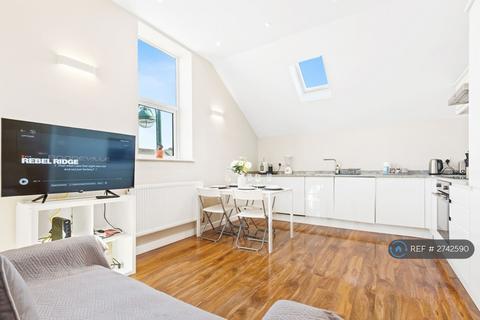 2 bedroom flat to rent, High Road Leytonstone, London, E11