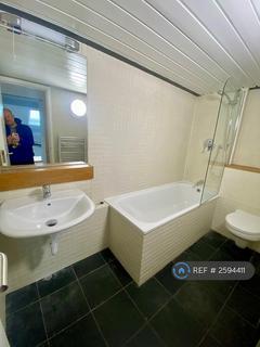 1 bedroom flat to rent, Manhattan Building Bow Quarter, London, E3