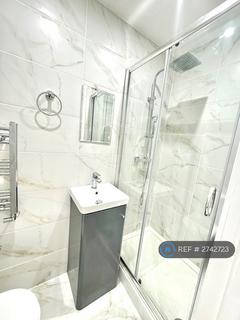 Studio to rent, Beaulieu Drive, Pinner, HA5