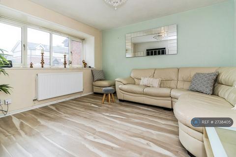 2 bedroom terraced house to rent, Mccready Drive, Salford, M5
