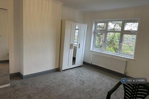 4 bedroom semi-detached house to rent, Glenthorne Gardens, Sutton, SM3