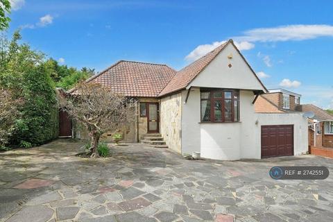2 bedroom detached house to rent, Sandhurst Road, Orpington, BR6