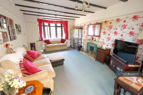 2 bedroom detached house to rent, Sandhurst Road, Orpington, BR6