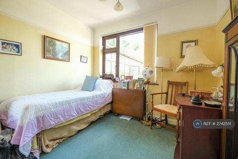2 bedroom detached house to rent, Sandhurst Road, Orpington, BR6