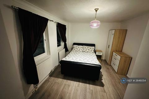 2 bedroom terraced house to rent, Lyneham Walk, London, E5