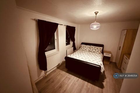 2 bedroom terraced house to rent, Lyneham Walk, London, E5