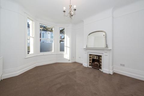 1 bedroom terraced house to rent, Knoll Road, Wandsworth, London SW18 2DF