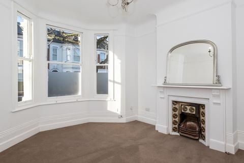 1 bedroom terraced house to rent, Knoll Road, Wandsworth, London SW18 2DF