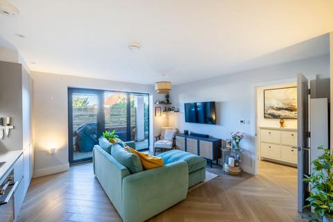 1 bedroom maisonette for sale, Coulsdon Road, Cherry Blossom Court, CR5