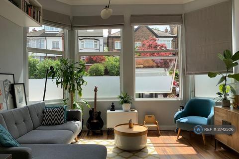 2 bedroom flat to rent, Knollys Road, London, SW16