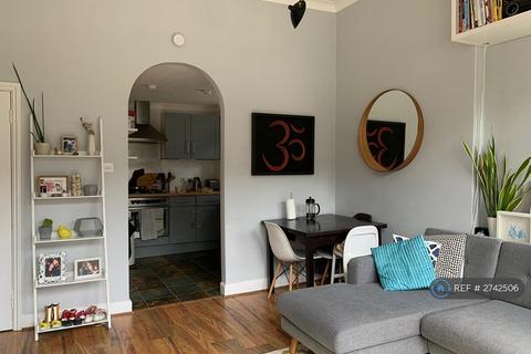 2 bedroom flat to rent, Knollys Road, London, SW16