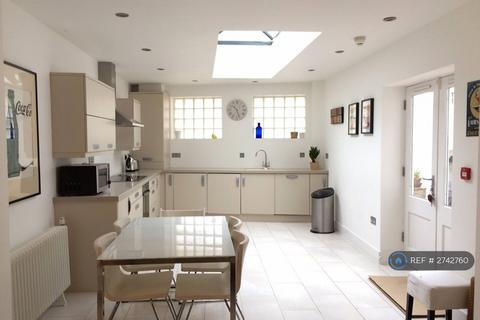 2 bedroom flat to rent, Adelaide Crescent, Hove, BN3