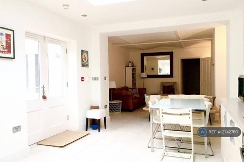 2 bedroom flat to rent, Adelaide Crescent, Hove, BN3