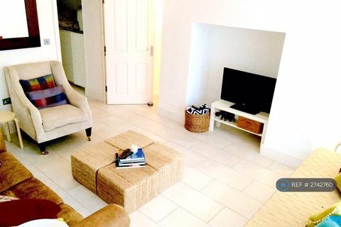 2 bedroom flat to rent, Adelaide Crescent, Hove, BN3