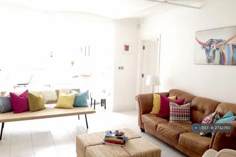 2 bedroom flat to rent, Adelaide Crescent, Hove, BN3