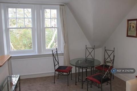 1 bedroom flat to rent, Vereker Road, London, W14