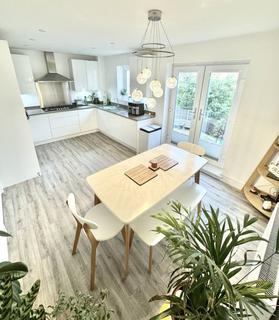 4 bedroom semi-detached house for sale, Apple tree Close, Taunton, TA2