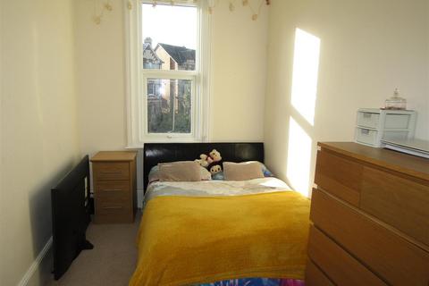 2 bedroom flat to rent, Powderham Crescent, Exeter EX4