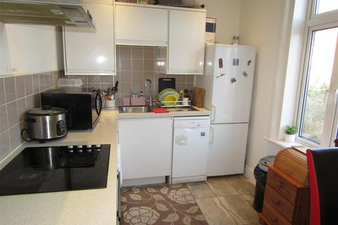 2 bedroom flat to rent, Powderham Crescent, Exeter EX4