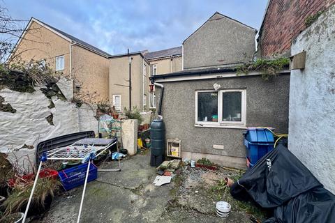 4 bedroom terraced house for sale, Kingsland Road, Holyhead, Anglesey, LL65