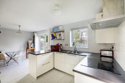 3 bedroom detached house for sale, Thepps Close, South Nutfield, RH1