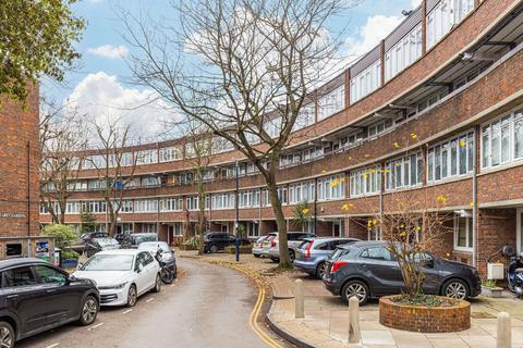 3 bedroom maisonette for sale, Carey Gardens, London SW8