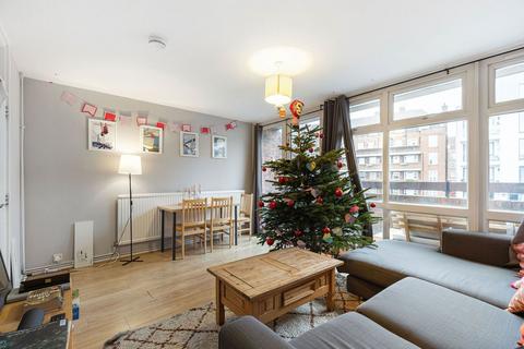3 bedroom maisonette for sale, Carey Gardens, London SW8