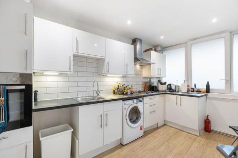 3 bedroom maisonette for sale, Carey Gardens, London SW8