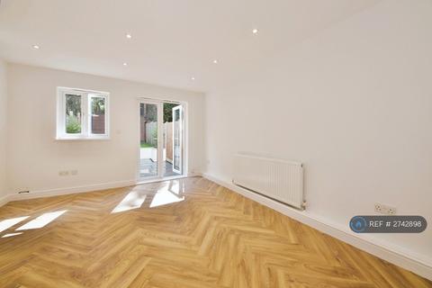 undefined, Barton Close, London, NW4