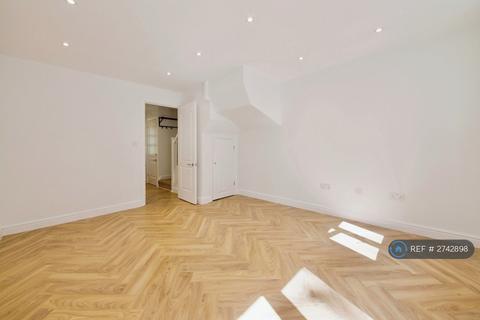 undefined, Barton Close, London, NW4