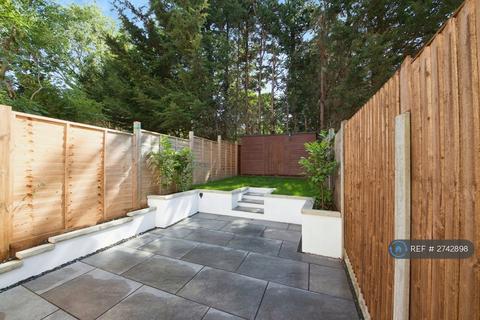 undefined, Barton Close, London, NW4