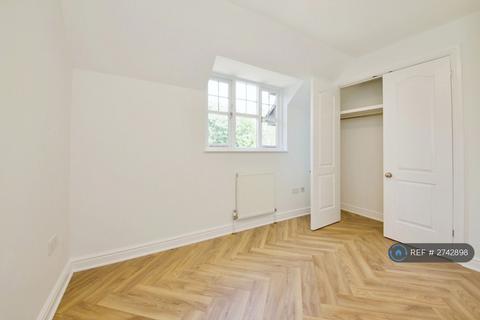 undefined, Barton Close, London, NW4