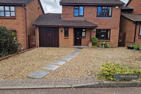 undefined, Fleetham Gardens, Reading, RG6