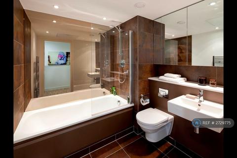 1 bedroom flat to rent, Landmark East Tower, London, E14