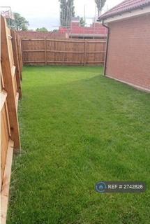 4 bedroom semi-detached house to rent, Fieldfare Way, Coventry, CV4
