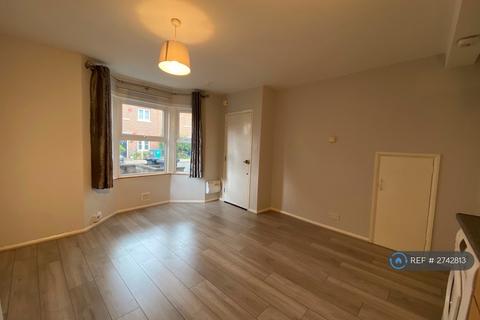 1 bedroom flat to rent, Queens Avenue, Watford, WD18