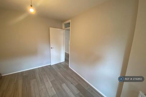 1 bedroom flat to rent, Queens Avenue, Watford, WD18