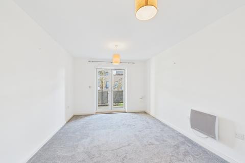 1 bedroom flat to rent, Riverlock Court, Spring Gardens Road, High Wycombe, Buckinghamshire, HP13 7FN