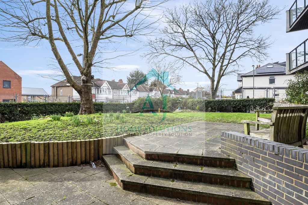 Front Garden1 2