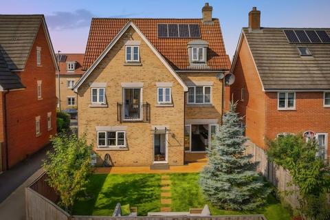 5 bedroom detached house for sale, Gilders Road, Dunmow CM6