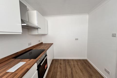 2 bedroom flat to rent, The Boundary, Seaford