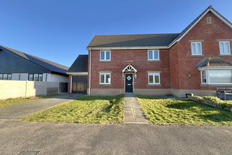 3 bedroom semi-detached house for sale, Fairway, Fleetwood FY7