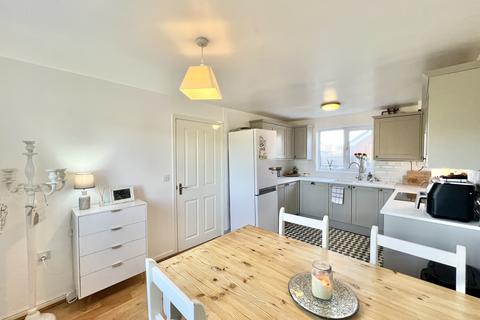 3 bedroom semi-detached house for sale, Fairway, Fleetwood FY7