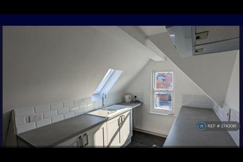 1 bedroom flat to rent, Grace Court, Southsea, PO5