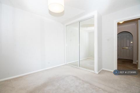 2 bedroom flat to rent, Granville Place, Pinner, HA5