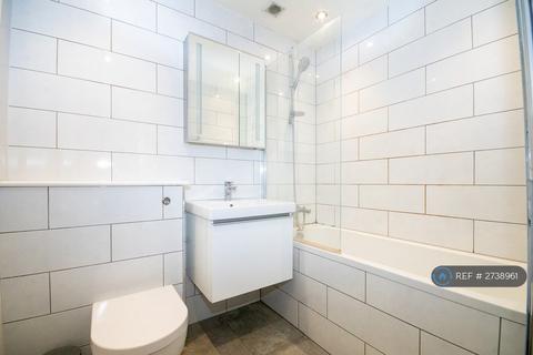 2 bedroom flat to rent, Granville Place, Pinner, HA5