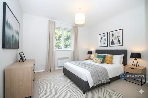 2 bedroom flat to rent, Granville Place, Pinner, HA5